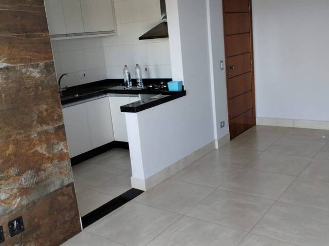 #83 - Apartamento para Venda em Maringá - PR